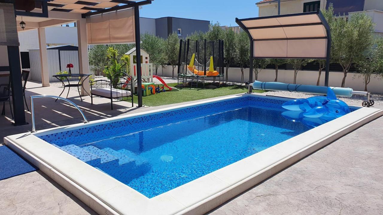 Villa Fides With Private Pool, Garden And Sea View Kaštel Novi Extérieur photo