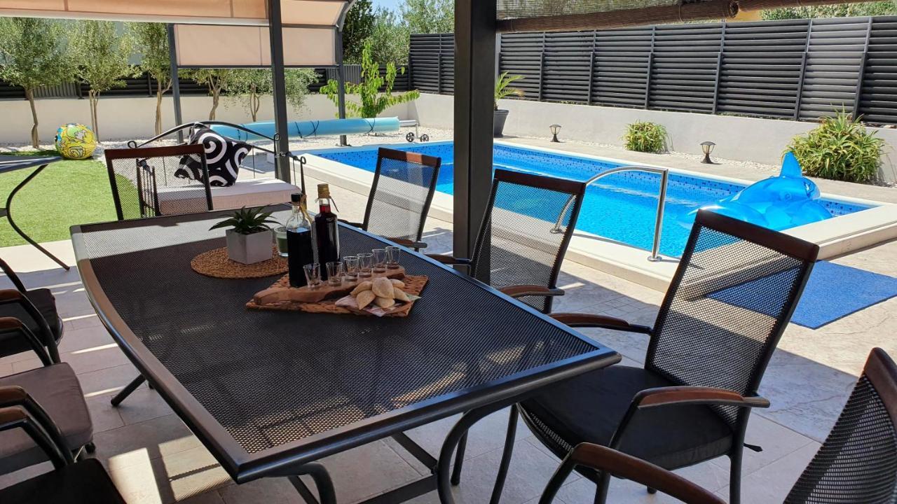 Villa Fides With Private Pool, Garden And Sea View Kaštel Novi Extérieur photo