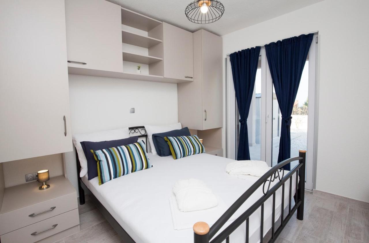 Villa Fides With Private Pool, Garden And Sea View Kaštel Novi Extérieur photo