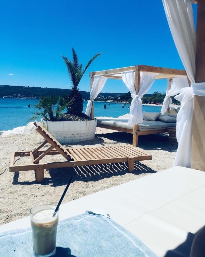 Villa Fides With Private Pool, Garden And Sea View Kaštel Novi Extérieur photo
